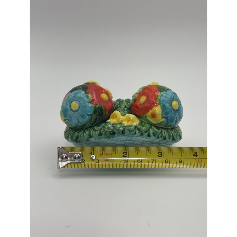 Vintage Salt & Pepper Shakers Ceramic Flowers In Basket Turquoise Yellow Red - Picture 9 of 10